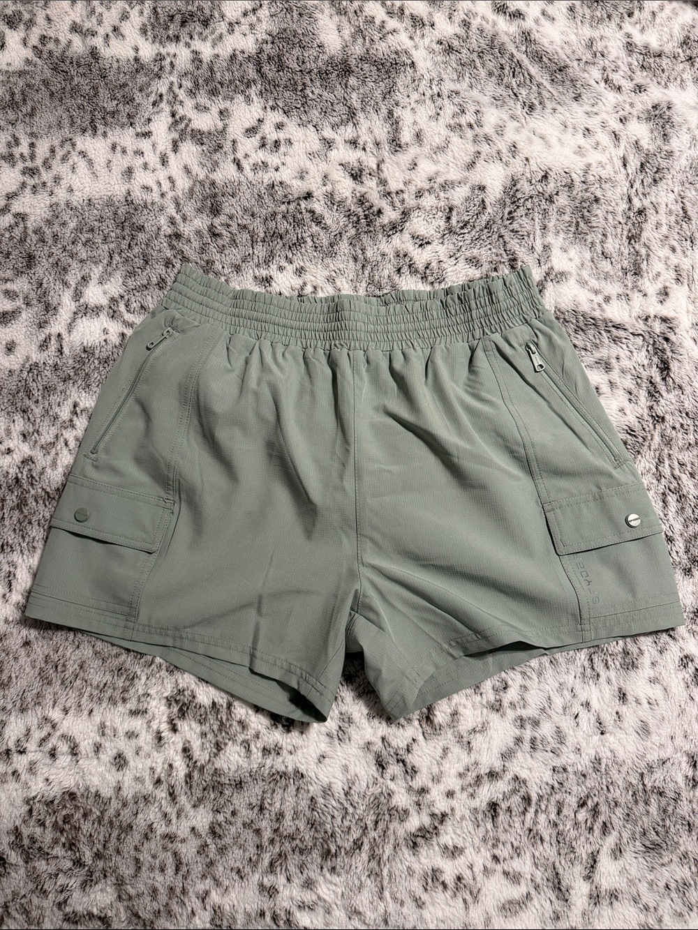 Women’s Sage Green Cargo Shorts with Elastic Waist SPYDER